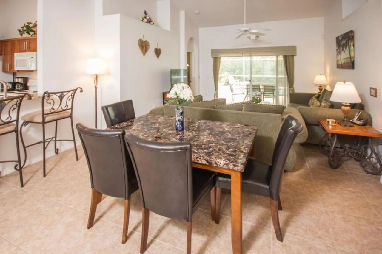 Villa Bridgewater Crossing 406 Davenport